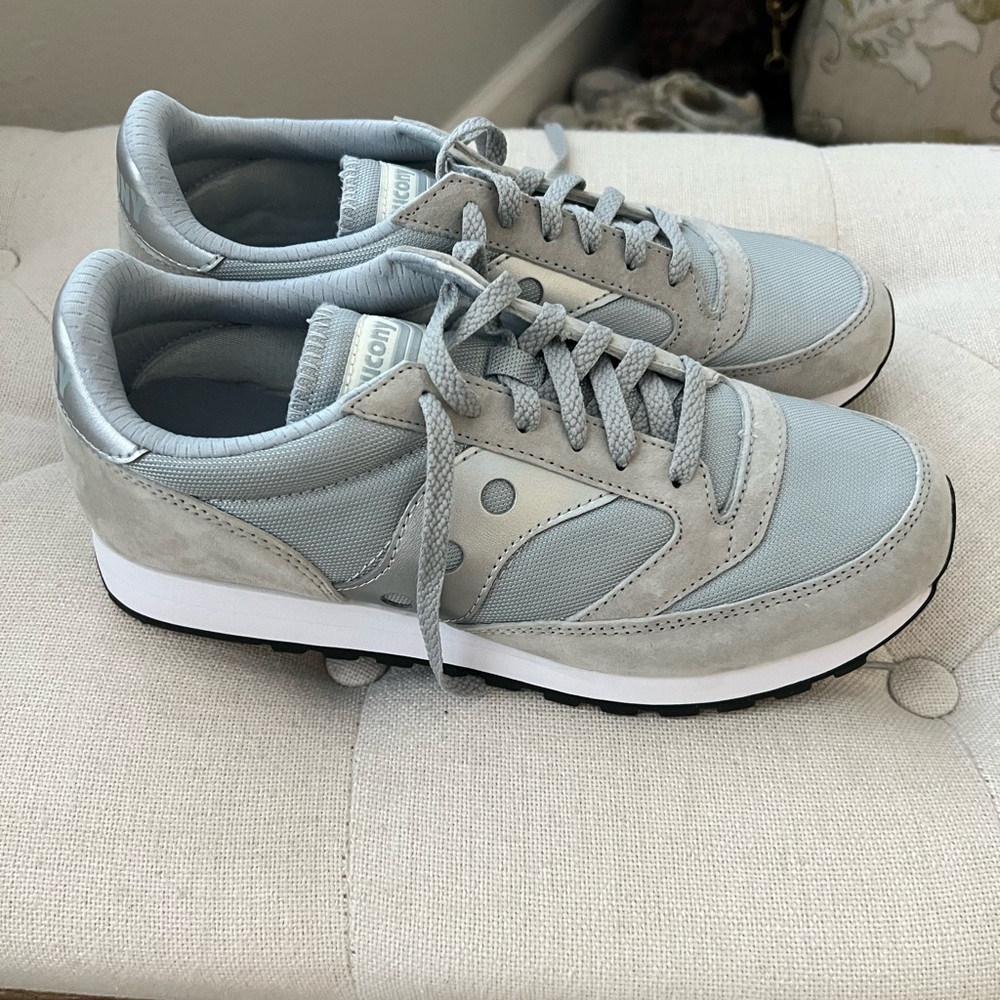 Saucony men’s size 9 never worn